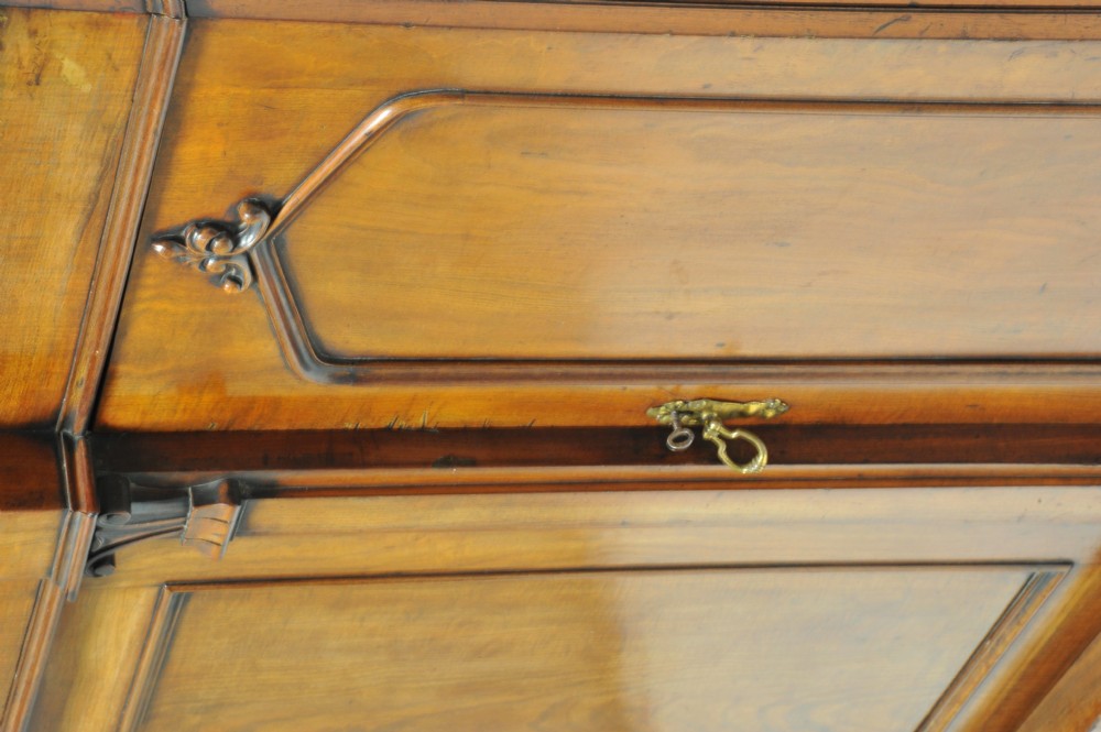Superb Antique Mahogany Three Door Breakfront Side Cabinet View VIII