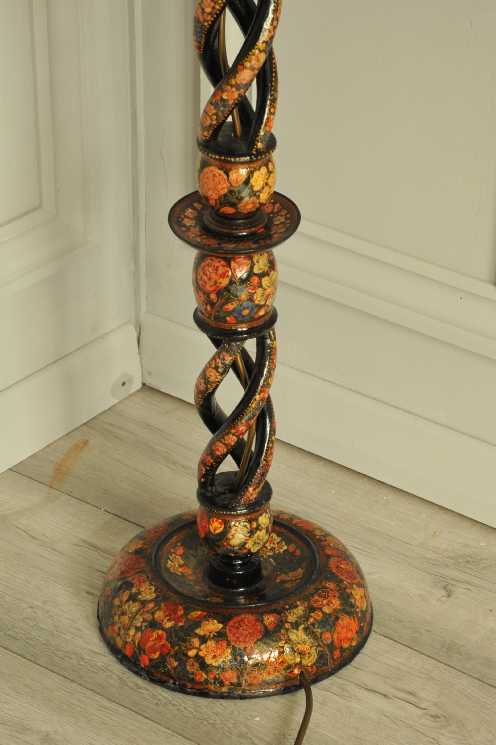 Astonishingly rare antique Kashmiri Floor Standing open twist lamp  View VIII