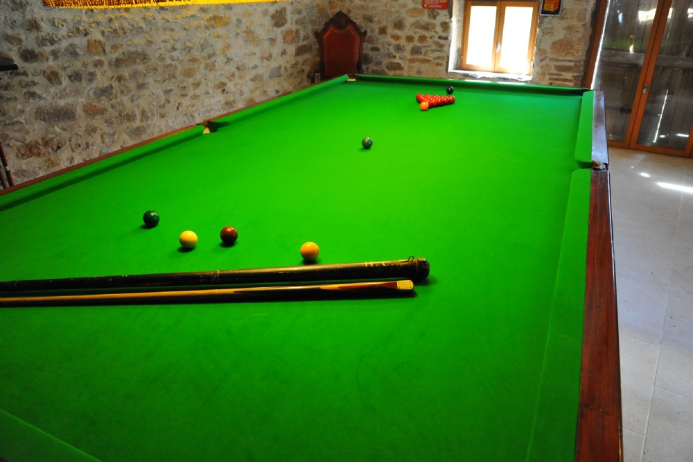 Antique Snooker Cue One Piece Ash by Burroughes and Watts