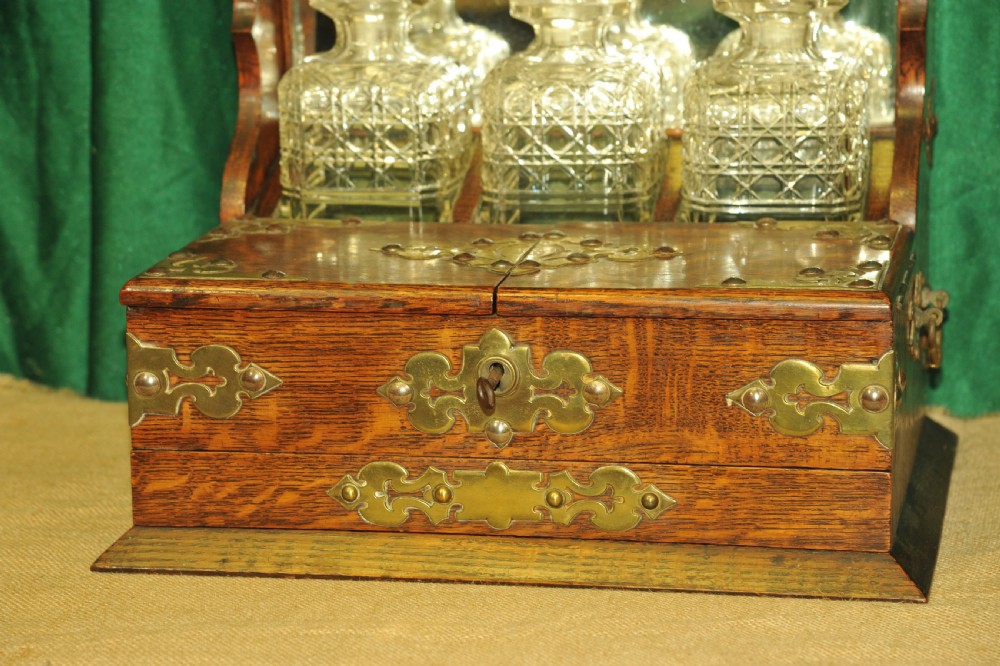 An Antique Oak Tantalus Games Compendium View IV