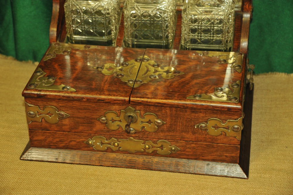 An Antique Oak Tantalus Games Compendium View V
