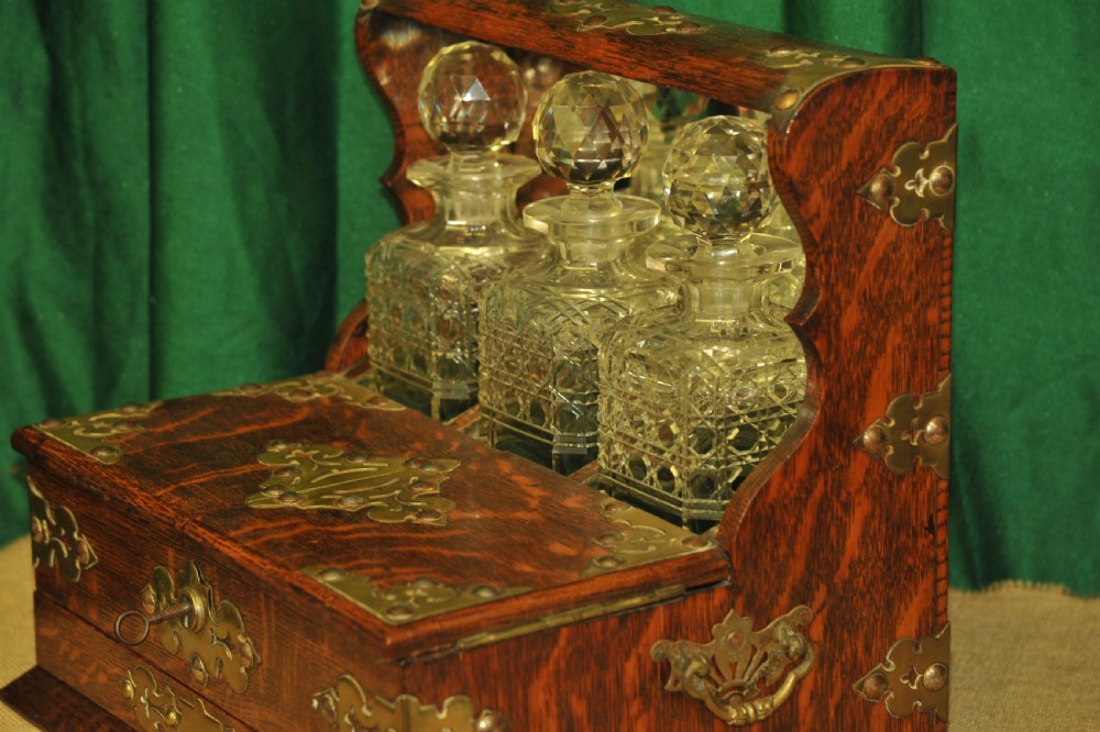 An Antique Oak Tantalus Games Compendium View VIII
