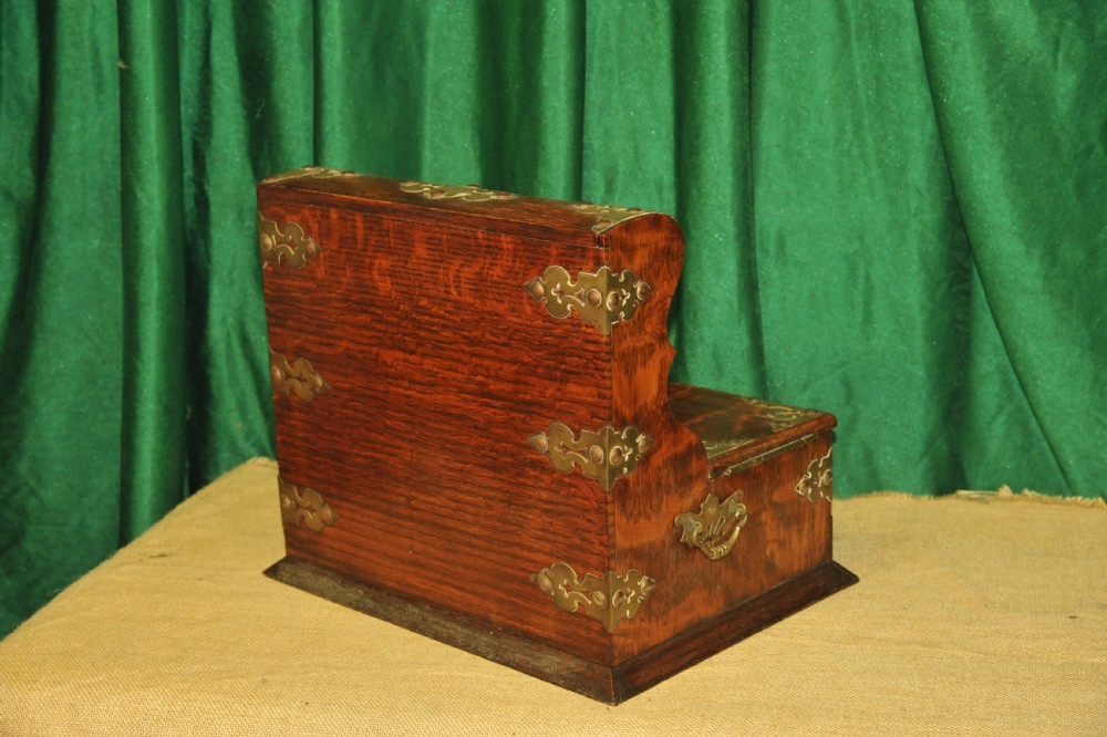 An Antique Oak Tantalus Games Compendium View X