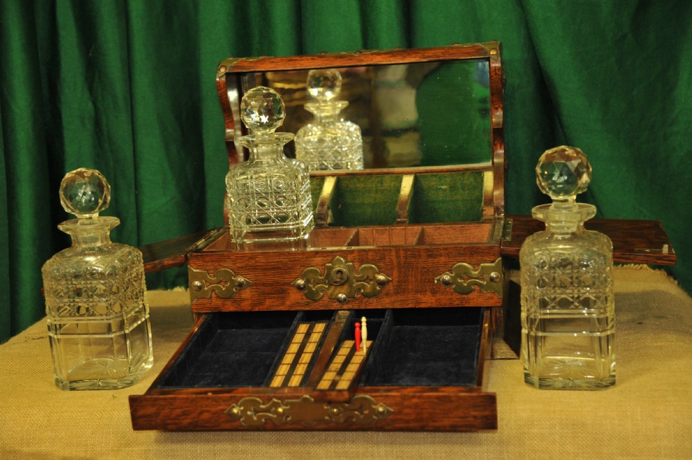 An Antique Oak Tantalus Games Compendium View XVI
