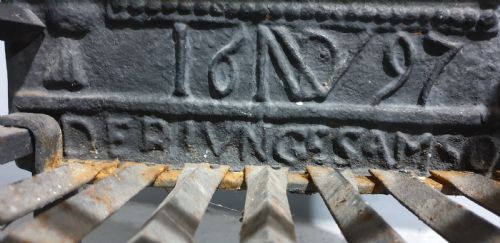 SUPERB CAST IRON GRATE - ADDITIONAL PHOTO 4