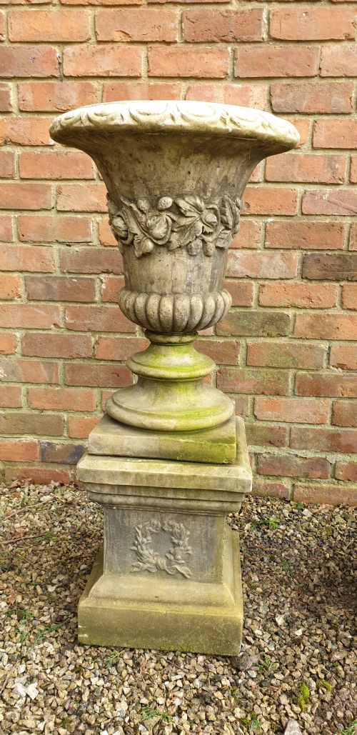 WONDERFUL PAIR GARDEN URNS ON PLINTHS - ADDITIONAL PHOTO 2