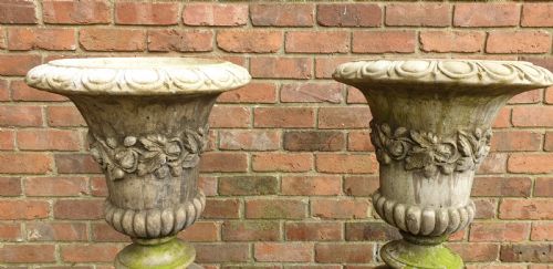 WONDERFUL PAIR GARDEN URNS ON PLINTHS - ADDITIONAL PHOTO 3