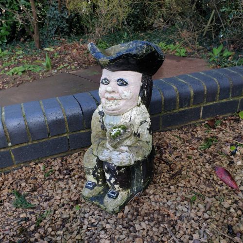 VINTAGE GARDEN TOBY