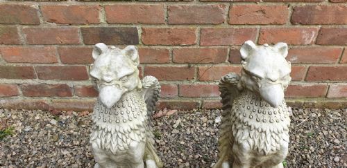 GREAT PAIR GARDEN POST GRIFFINS - ADDITIONAL PHOTO 4