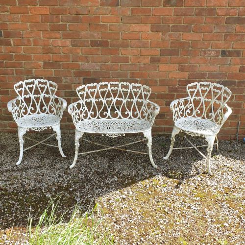very good cast iron garden sofa and chairs - CATEGORY: ANTIQUE FURNITURE - DATED 1920
