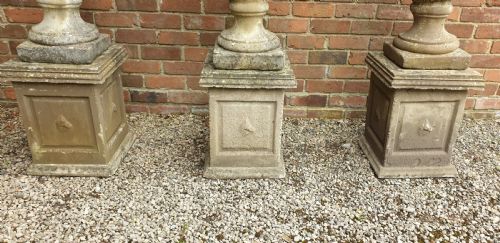 SET THREE LARGE GARDEN CHERUBS ON PLINTHS - ADDITIONAL PHOTO 7