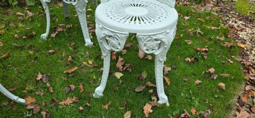 METAL PATIO TABLE AND FOUR CHAIRS - ADDITIONAL PHOTO 5