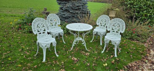 METAL PATIO TABLE AND FOUR CHAIRS - ADDITIONAL PHOTO 10