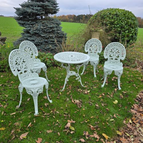 METAL PATIO TABLE AND FOUR CHAIRS - ADDITIONAL PHOTO 1