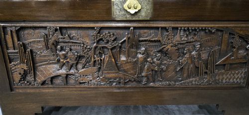 EXCELLENT ORIENTAL CAMPHOR TRUNK - ADDITIONAL PHOTO 1