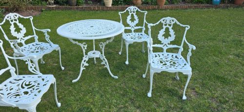 SUPERB RARE REFINISHED PATIO TABLE FOUR CHAIRS - ADDITIONAL PHOTO 2