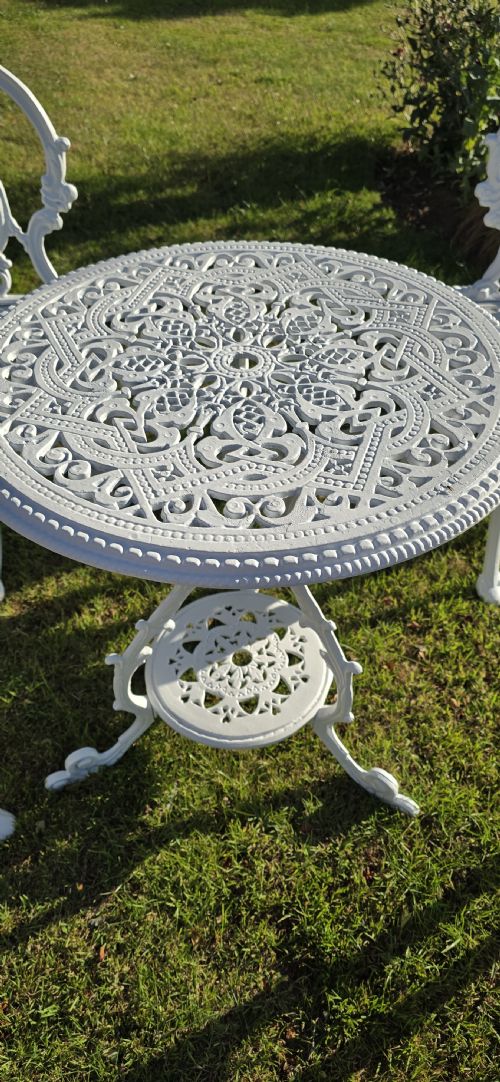 SUPER VINTAGE CONSERVATORY GARDEN TABLE AND CHAIRS - ADDITIONAL PHOTO 2