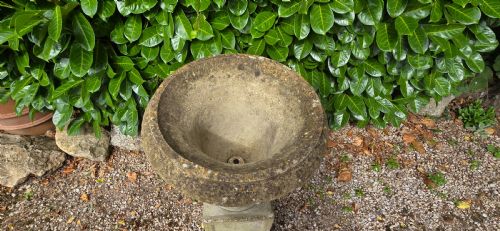 GOOD WEATHERED GARDEN URN ON PEDESTAL - ADDITIONAL PHOTO 2