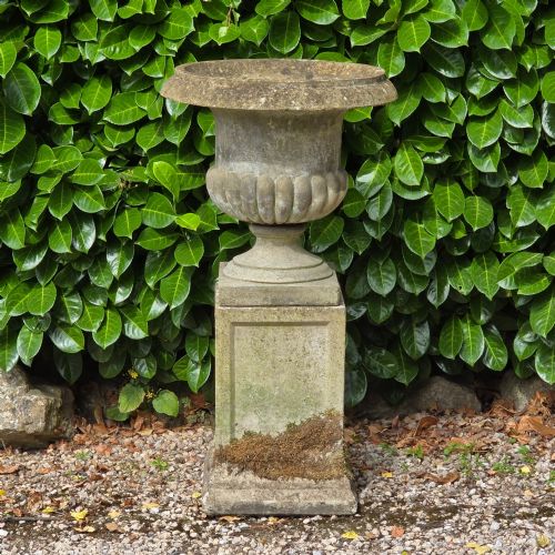 GOOD WEATHERED GARDEN URN ON PEDESTAL - ADDITIONAL PHOTO 1