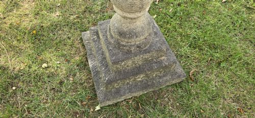 ANTIQUE STONE BIRD BATH - ADDITIONAL PHOTO 3