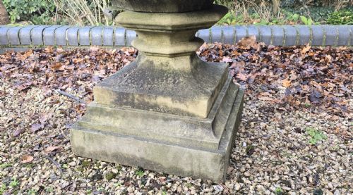 LARGE SEVEN SIDED WELL WEATHERED GARDEN URN - ADDITIONAL PHOTO 5
