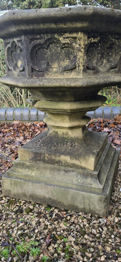 LARGE SEVEN SIDED WELL WEATHERED GARDEN URN - ADDITIONAL PHOTO 7