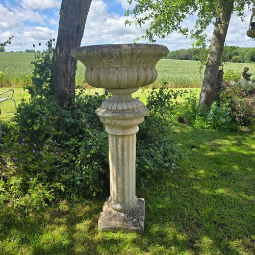 VERY GOOD GARDEN URN ON PEDESTAL