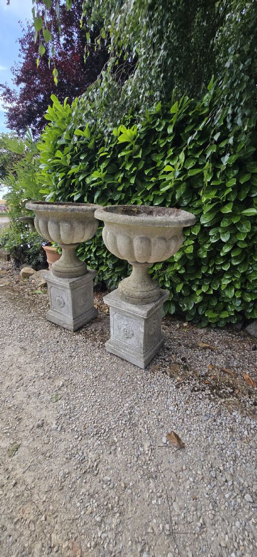 PAIR WELL WEATHERED GARDEN URNS ON PLINTHS - ADDITIONAL PHOTO 6