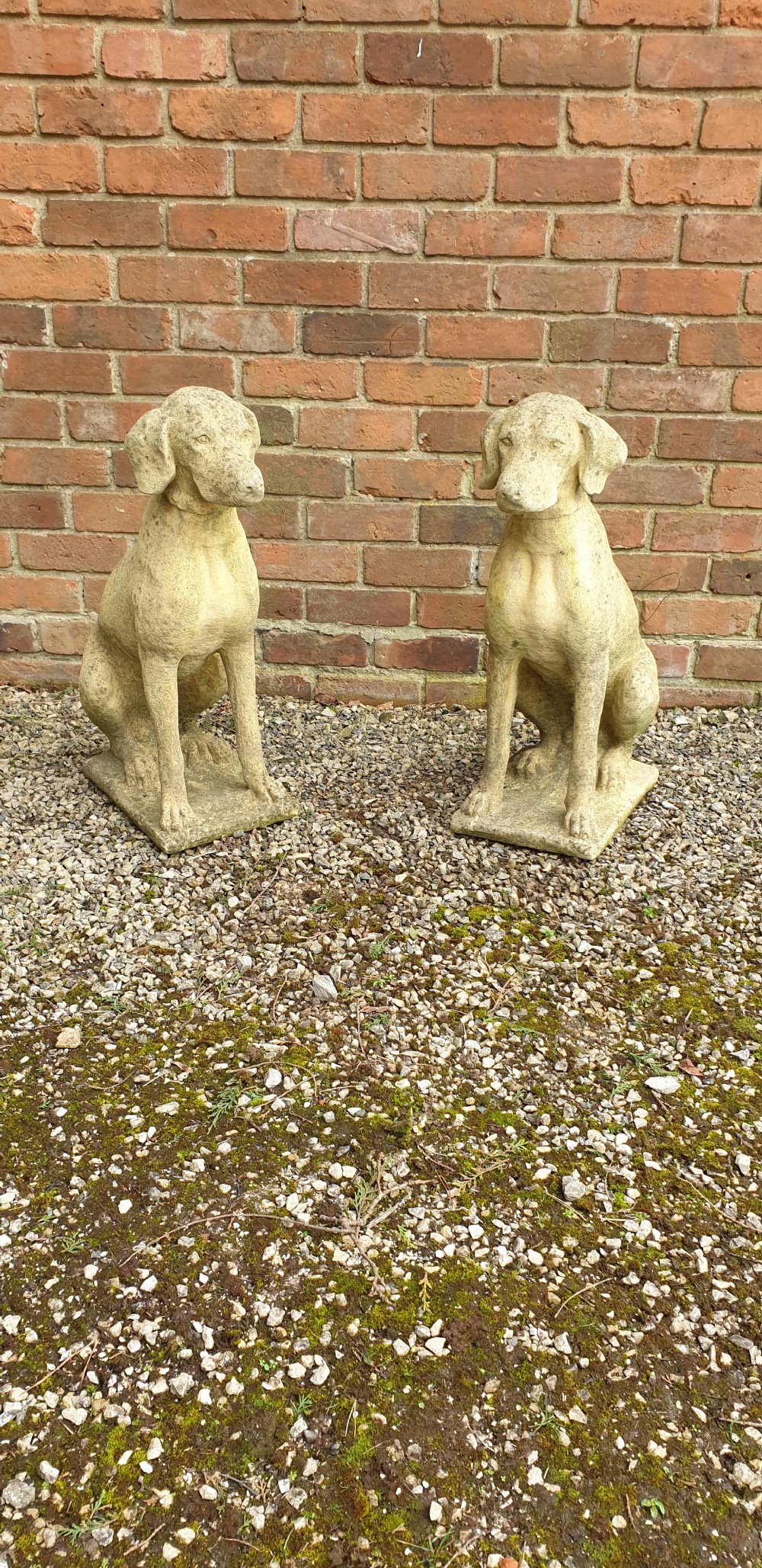 PairGarden Stone Hunting Dogs