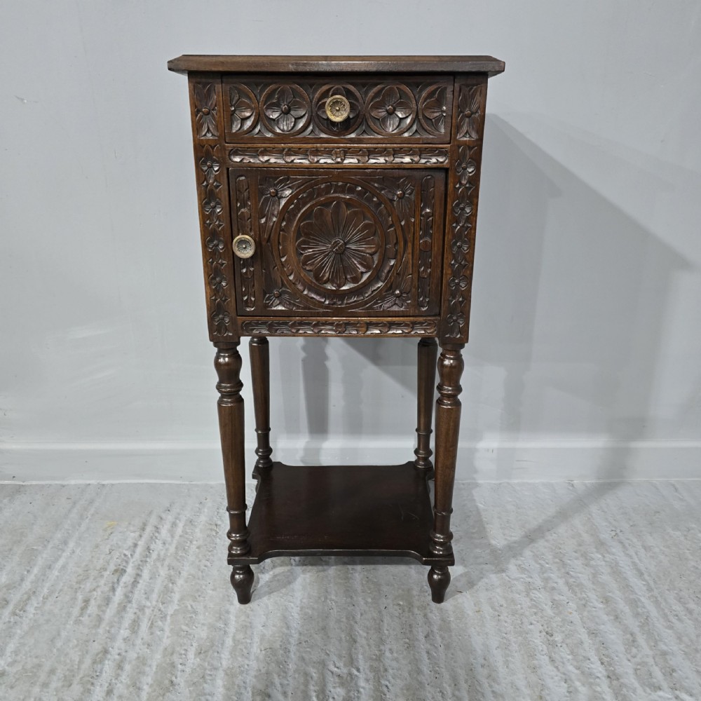 Super Quality Walnut Bedside Lamp Table