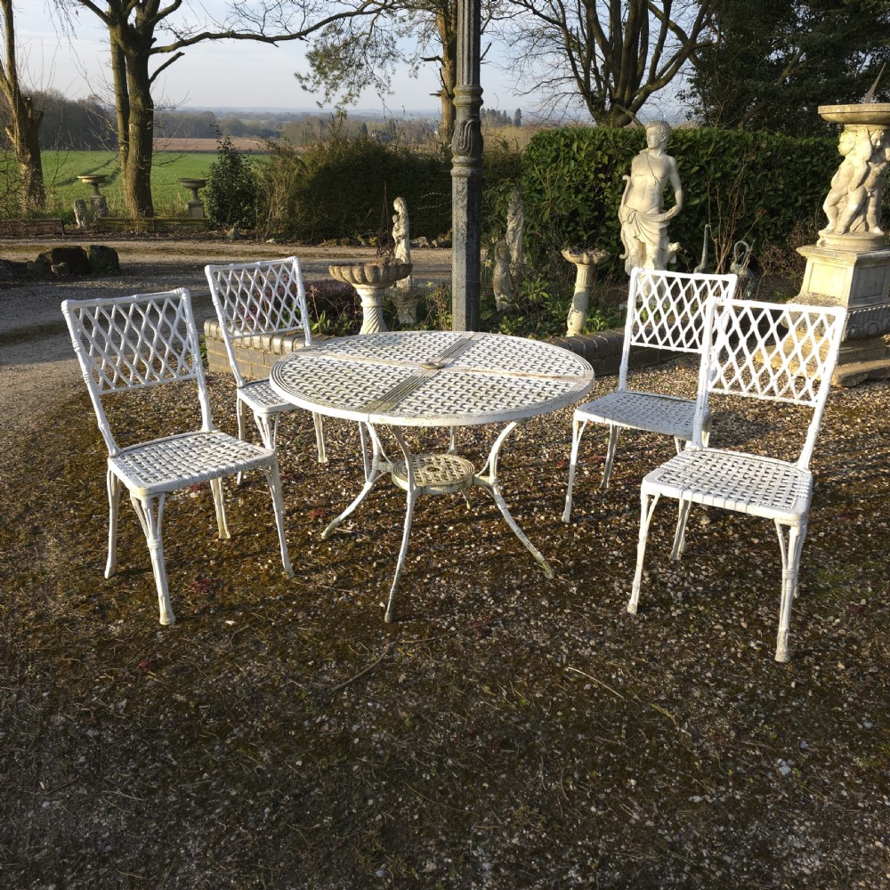 Super Lattice Garden Table and Chairs