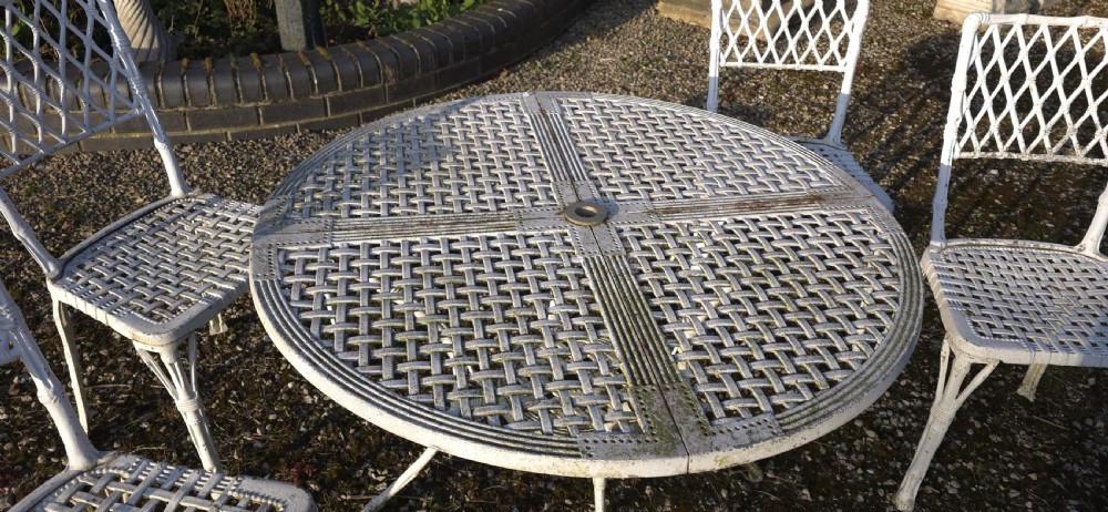 Super Lattice Garden Table and Chairs View IX