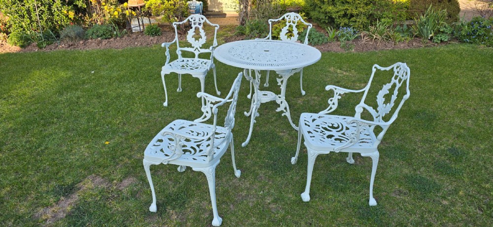 Superb Rare Refinished Patio Table & Four Chairs View XI