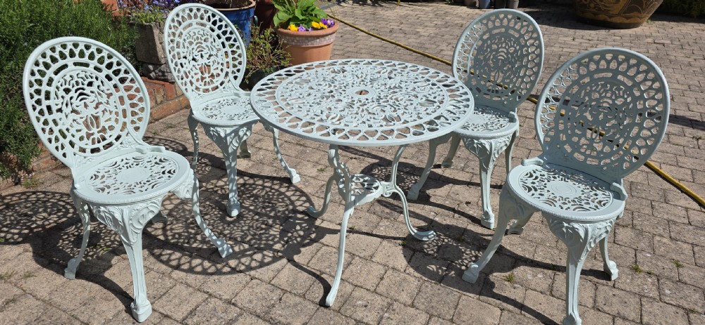 Lovely Quality Refurbished Patio Set View II