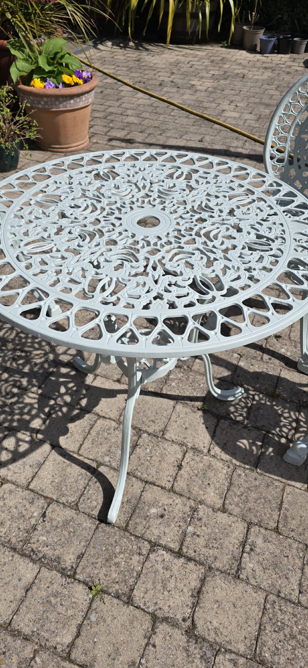 Lovely Quality Refurbished Patio Set View IV