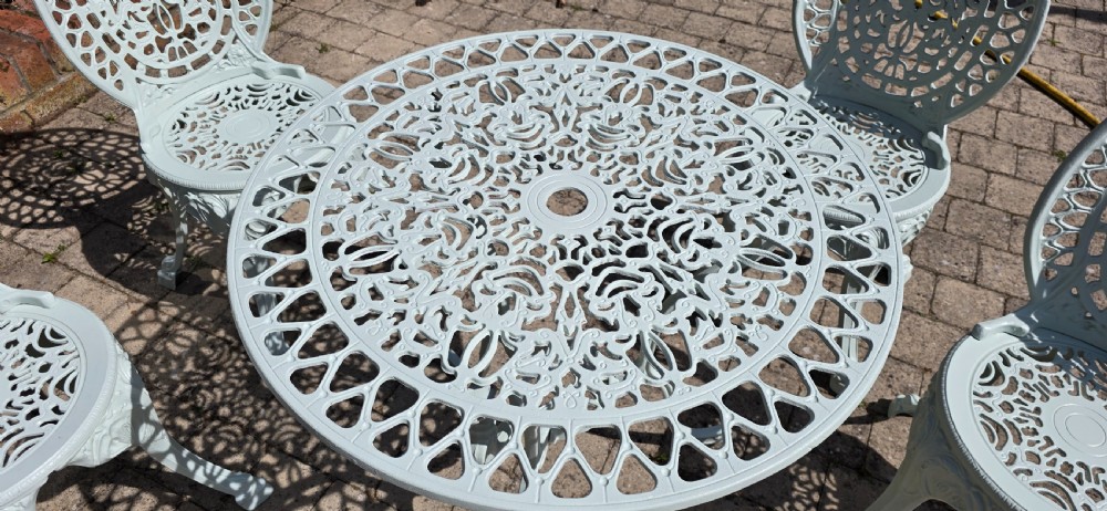 Lovely Quality Refurbished Patio Set View V
