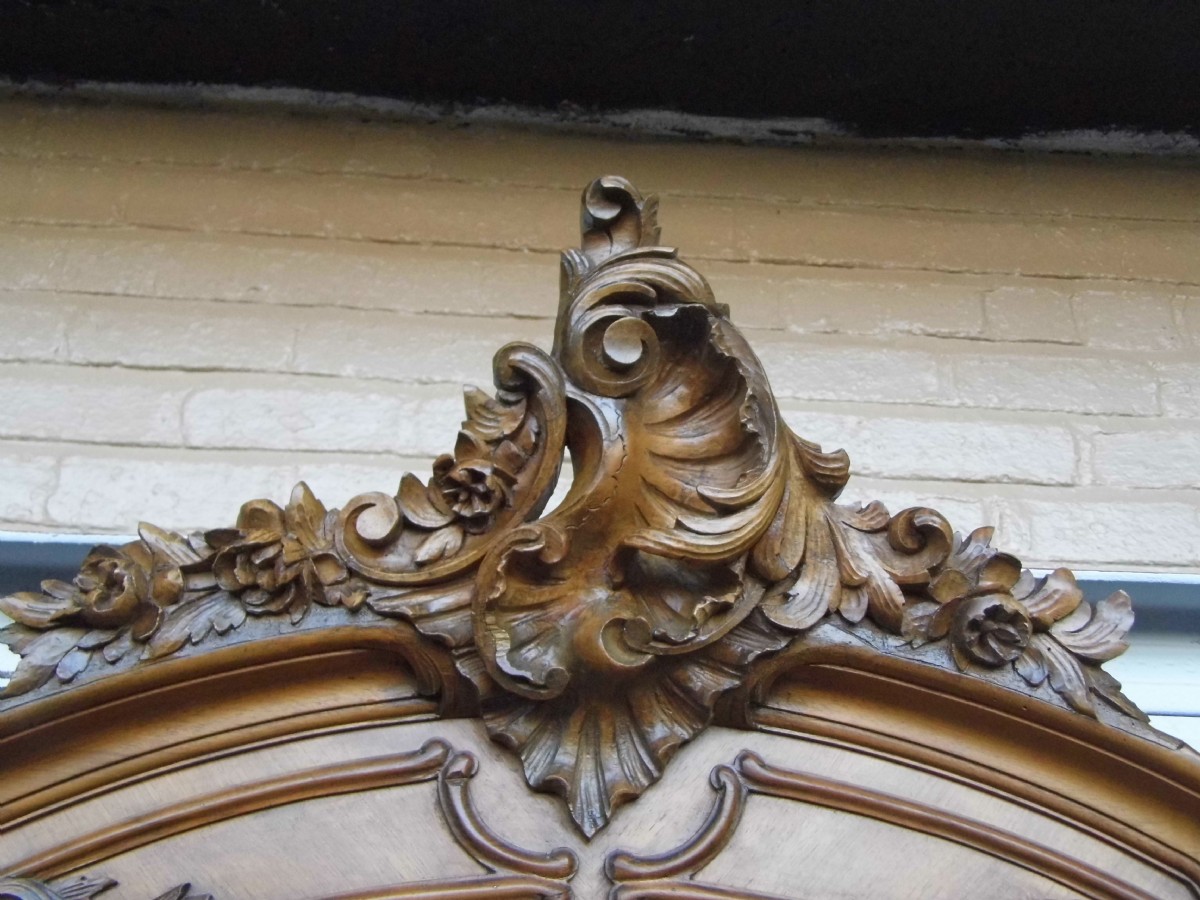 TRIPLE WALNUT FRENCH ARMOIRE View IV