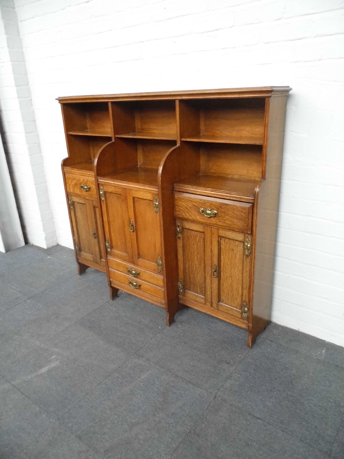 ARTS AND CRAFTS OAK BOOKCASE View II