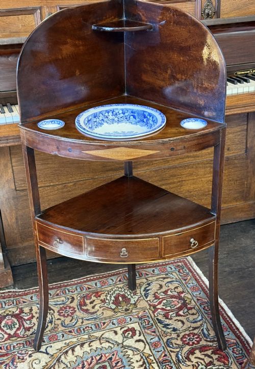 BEAUTIFUL LATE 18TH CENTURY GEORGIAN CORNER WASH STAND C1780 
