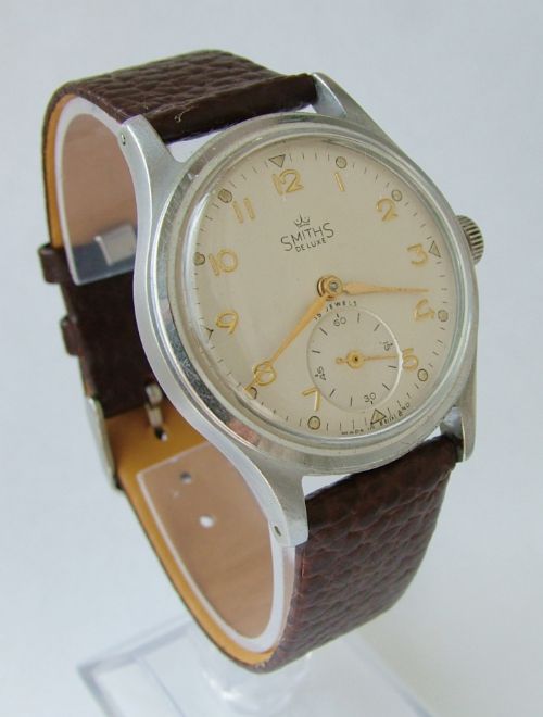 fig 1. Gents 1940s Smiths De Luxe wrist watch