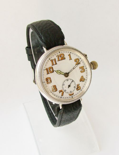 fig 2. Vintage WW1 gents 1916 silver Borgel cased trench watch