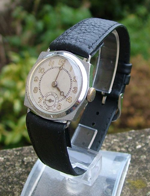 Lady's 1940s Swiss Hand Winding Wrist Watch