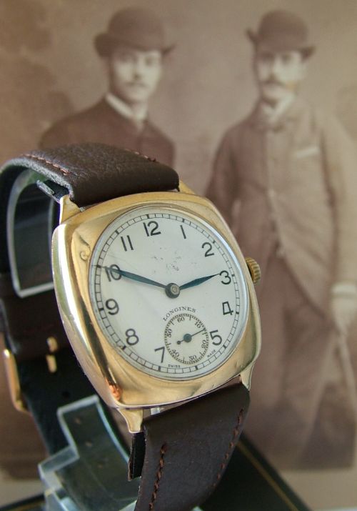 Gents 1945 9ct Gold Longines Wrist Watch