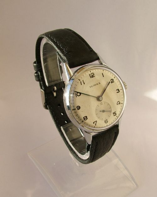 fig 1. Vintage gents 1940s Tempex hand winding wrist watch