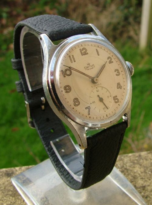 Gents 1940s Smiths De Luxe Wrist Watch