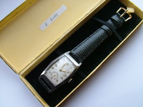 fig 1. Gents 1940s wrist watch with original box & papers
