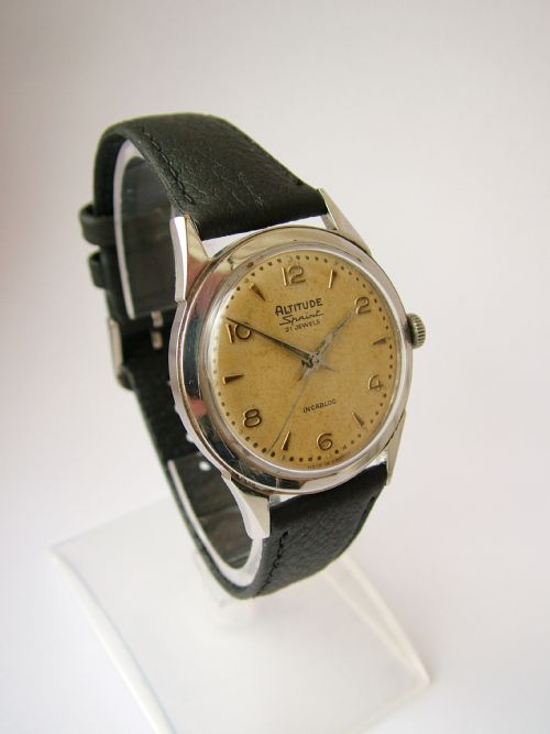 fig 2. Gents 1950s Altitude Sprint hand winding wrist watch