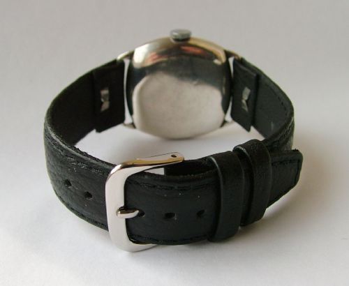 fig 2. Vintage 1929 gents silver hand winding wrist watch