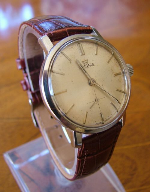 fig 1. Gents 1950s Lemania wrist watch