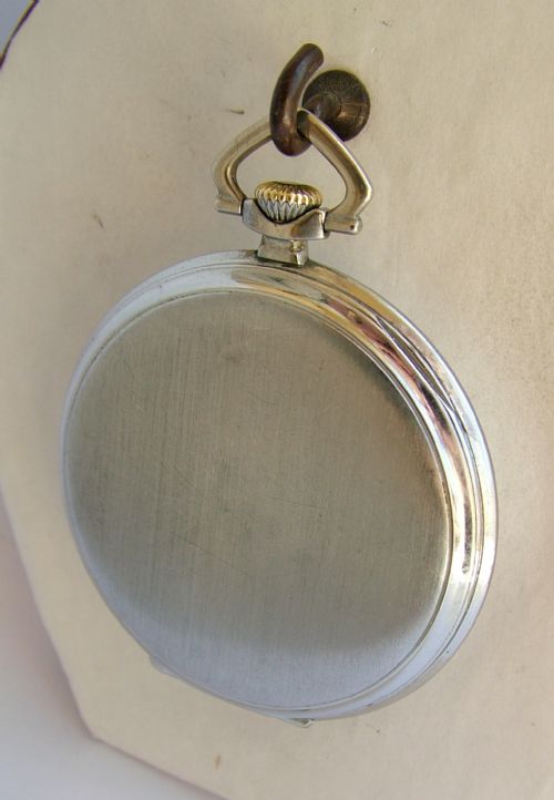 fig 1. A vintage 1940s Ceuva stem winding pocket watch